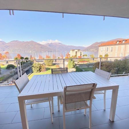 Appartamento Palazzo Di Vetro Luino Bagian luar foto